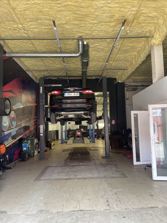 Auto Asgard servisas iš vidaus